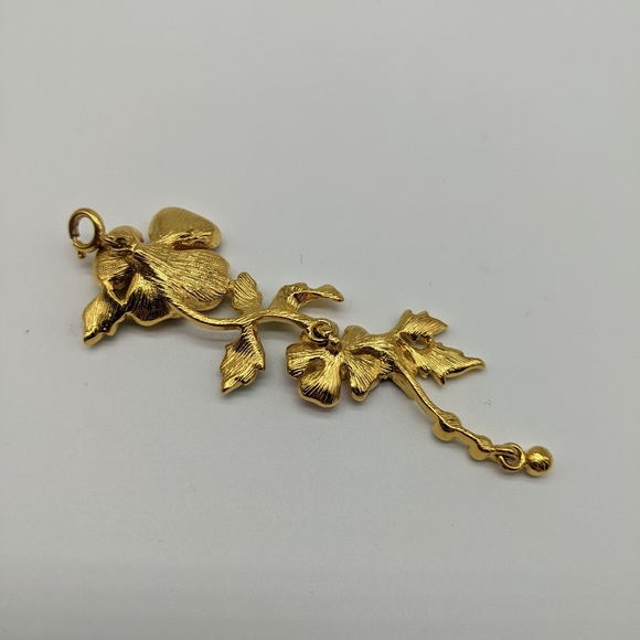 Pretty Articulated Enamel Flower Pendant - Picture 3 of 5